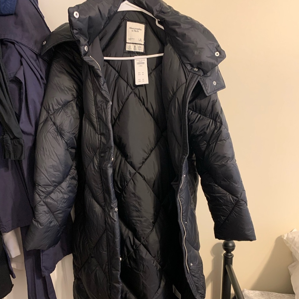 Abercrombie and Fitch puffer jacket - Picture 4 of 5
